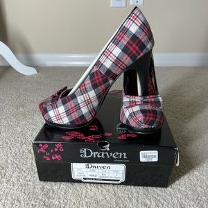 NEW in box! Plaid Draven pumps with toe bow